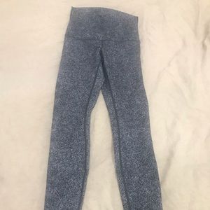 Gray + White Lululem Wunder Under Leggings